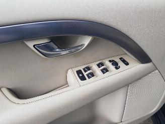 Volvo V-70 2.4 D5 Momentum picture 19