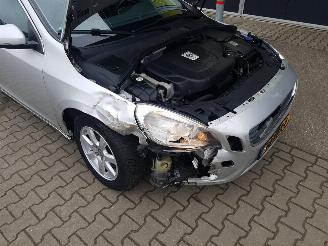 Volvo V-60 2.0 D4 Momentum picture 11