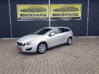 Coche accidentado Volvo V-60 2.0 D4 Momentum 2011/7