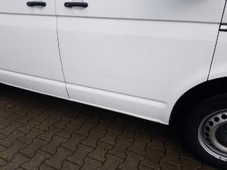 Volkswagen Transporter 2.0 TDI L2H3 Highline Koelwagen picture 30