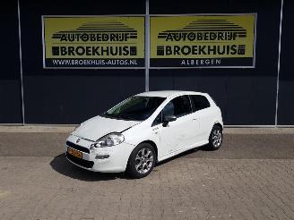 damaged passenger cars Fiat Punto Evo 0.9 TwinAir Young 2014/12
