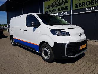 Toyota Proace Worker 1.5 D-4D L2 Navigator picture 6