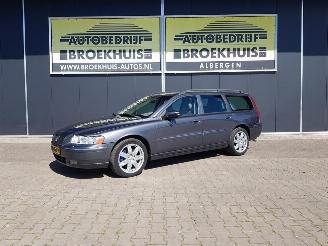 Damaged car Volvo V-70 2.4 D5 2006/8