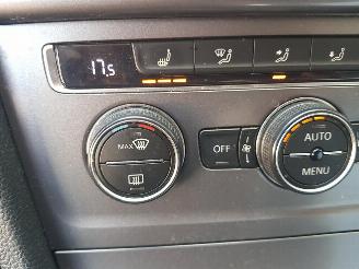 Volkswagen Golf 1.6 TDI Highline DSG picture 19