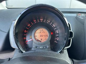 Toyota Aygo 1.0 VVT-i x-fun picture 23