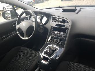 Peugeot 5008 1.6 VTi ST 7p. picture 16
