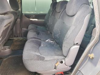 Renault Grand-espace 2.2 dCi Authentique picture 11