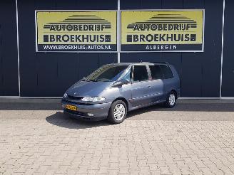uszkodzony samochody osobowe Renault Grand-espace 2.2 dCi Authentique 2002/10