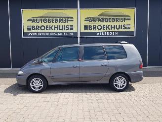 Renault Grand-espace 2.2 dCi Authentique picture 2