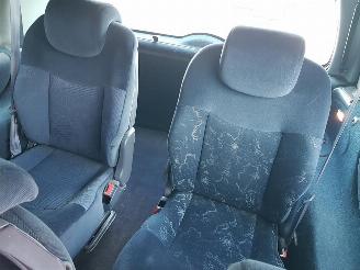Renault Grand-espace 2.2 dCi Authentique picture 12