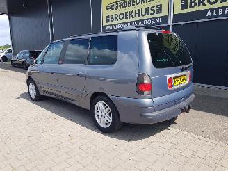 Renault Grand-espace 2.2 dCi Authentique picture 7