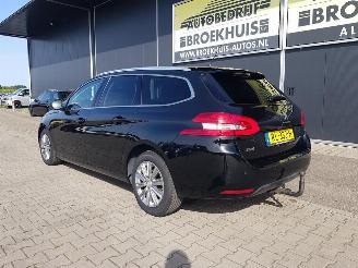 Peugeot 308 SW 1.6 BlueHDI Blue Lease Premium Automatic picture 7