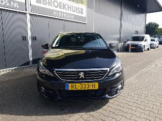 Peugeot 308 SW 1.6 BlueHDI Blue Lease Premium Automatic picture 3
