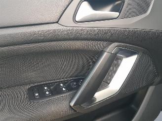 Peugeot 308 SW 1.6 BlueHDI Blue Lease Premium Automatic picture 22
