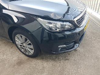 Peugeot 308 SW 1.6 BlueHDI Blue Lease Premium Automatic picture 9