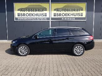 Peugeot 308 SW 1.6 BlueHDI Blue Lease Premium Automatic picture 2