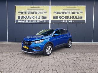 Vaurioauto  passenger cars Opel Grandland X 1.6 CDTi Business Executive 2018/5