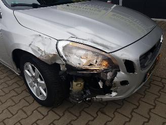 Volvo V-60 2.0 D4 Momentum picture 10