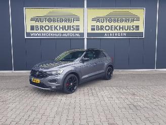 Schadeauto Volkswagen T-Roc 2.0 TSI 4Motion Sport 2017/10