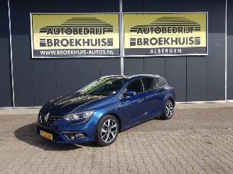 krockskadad bil auto Renault Mégane Estate 1.5 dCi Bose 2016/12