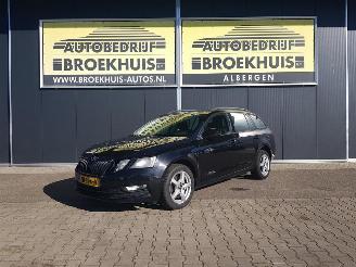 Voiture accidenté Skoda Octavia Combi 1.6 TDI Greentech Ambition Business 2019/6