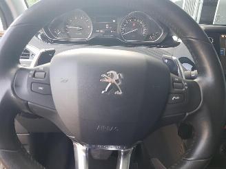 Peugeot 2008 1.2 PureTech Active picture 15