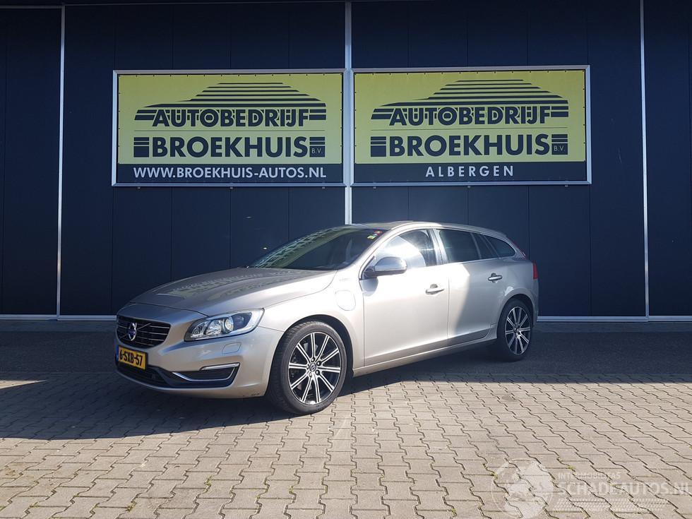 Volvo V-60 2.4 D6 AWD Plug-In Hybrid Summum