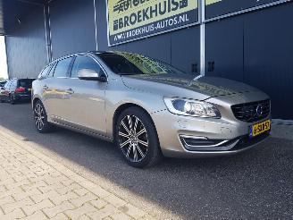 Volvo V-60 2.4 D6 AWD Plug-In Hybrid Summum picture 6