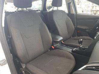 Ford Focus Wagon 1.0 Titanium Edition picture 15