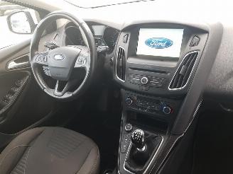 Ford Focus Wagon 1.0 Titanium Edition picture 17