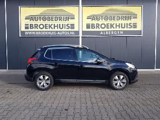 Peugeot 2008 1.2 VTi Allure Pack Premium Plus picture 4