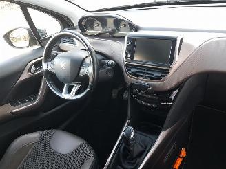 Peugeot 2008 1.2 VTi Allure Pack Premium Plus picture 23