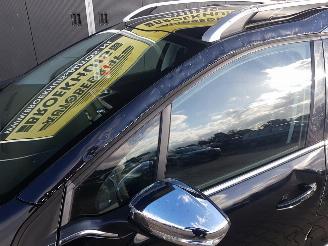 Peugeot 2008 1.2 VTi Allure Pack Premium Plus picture 12