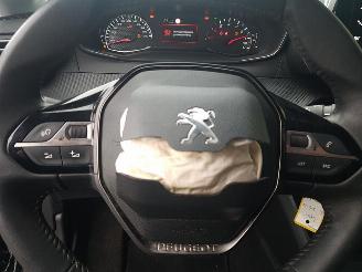 Peugeot 208 1.2 PureTech Active Pack picture 19