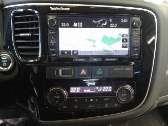 Mitsubishi Outlander Outlander (GF/GG), SUV, 2012 / 2022 2.0 16V PHEV 4x4 picture 16