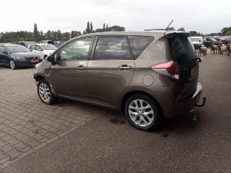 Toyota Verso S Verso S, MPV, 2010 / 2016 1.33 16V Dual VVT-I picture 2