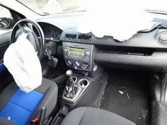 Mazda 2  picture 8