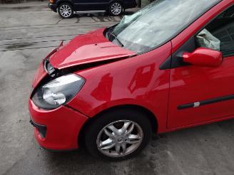 Renault Clio  picture 2