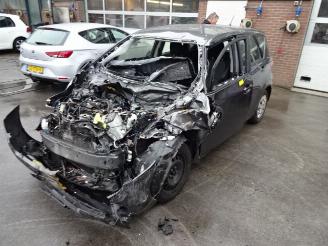 Toyota Verso S  picture 2