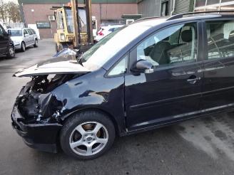 Volkswagen Touran  picture 2