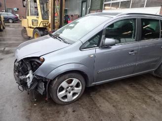 Opel Zafira  picture 2