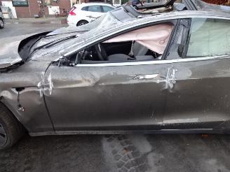 Tesla Model S  picture 2