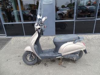Schade scooter Senzo   2016/2
