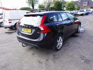 damaged passenger cars Volvo V-60 1.6 16v T3 2012/1
