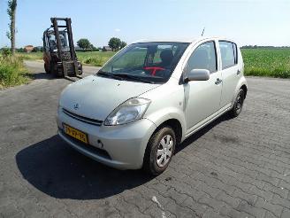 Daihatsu Sirion 1.0 12v picture 3