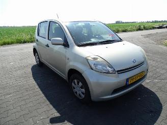 Daihatsu Sirion 1.0 12v picture 4