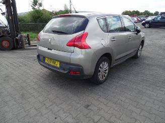 Salvage car Peugeot 3008 1.6 HDIF 2011/1