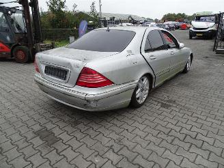 Salvage car Mercedes S-klasse 320 CDi Lang 2000/1
