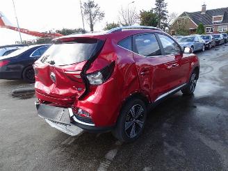 Damaged car MG ZS SUV EV 2020/6