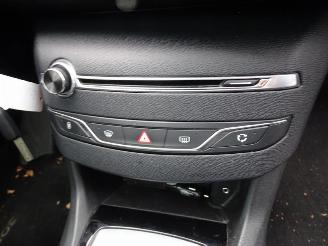 Peugeot 308 SW 1.6 HDi picture 6
